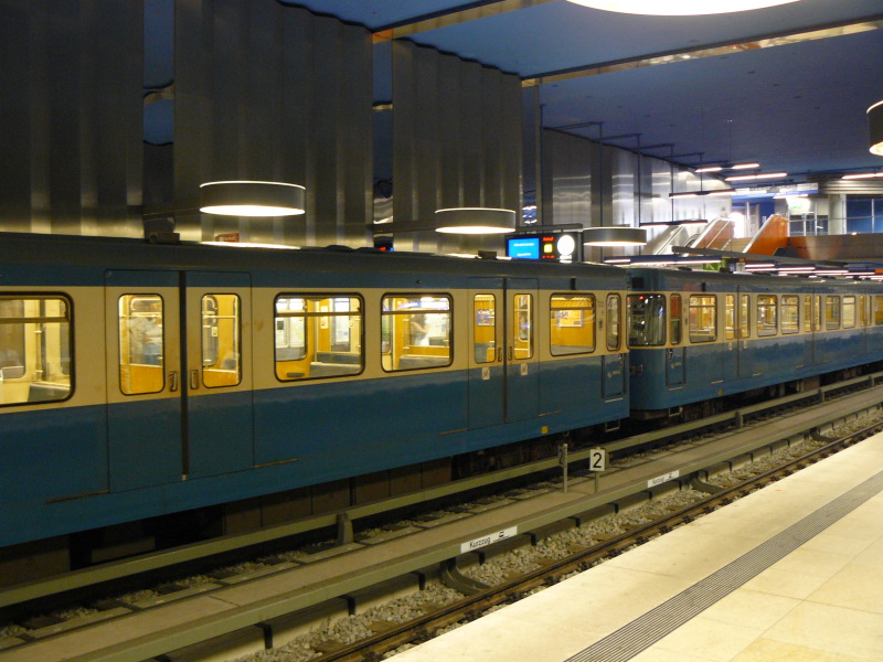U-Bahn München - Bahnhof Olympia-Einkaufszentrum
