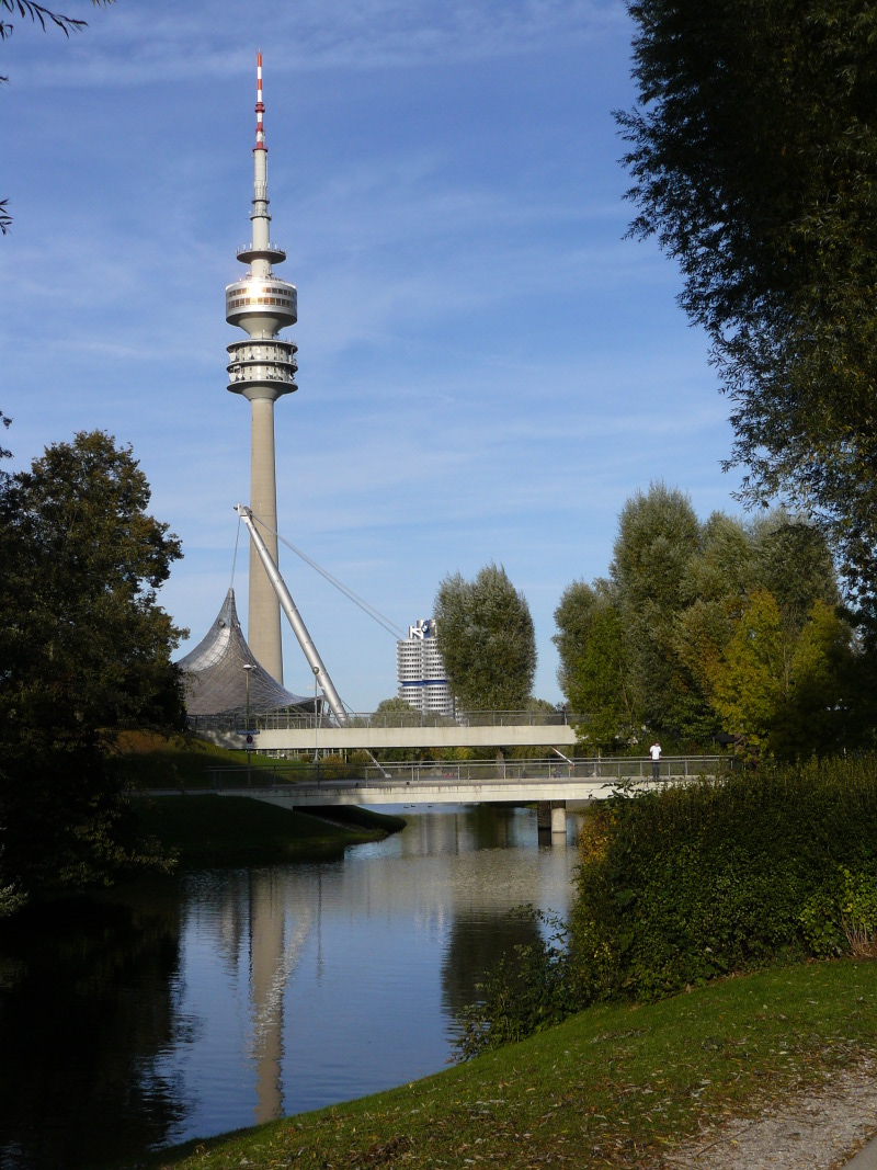 Olympiaturm im Olyimpiapark in München